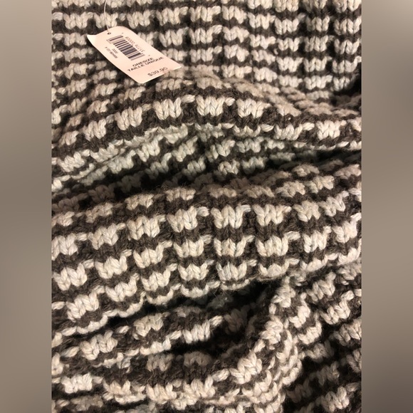 GAP COWL NECK INFINITY SCARF - Picture 3 of 8